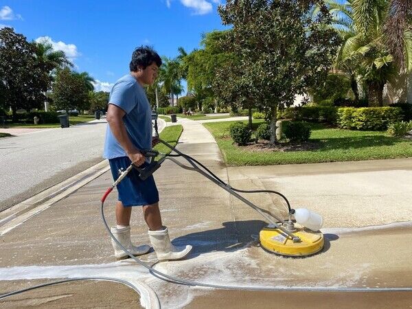 Pressure Washing Services in Sarasota, FL (1)