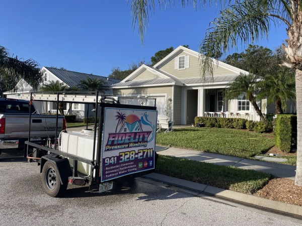 Pressure Washing Services in Sarasota Springs, FL (1)