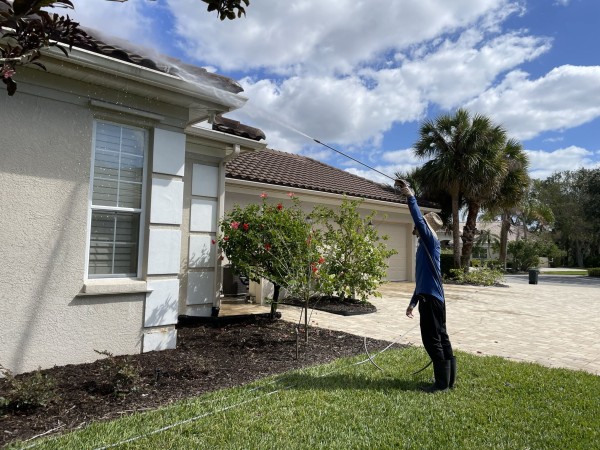 Residential Pressure Washing in Gulf Gate Estates, FL (5)